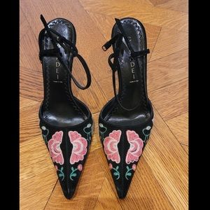 CASADEI velvet with flower embroidery (barely worn & box included)